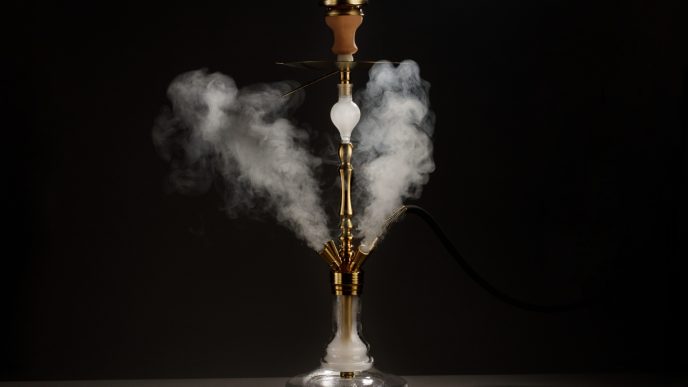 Klassische Shisha mit Bowl, Rauchsäule, Schlauch